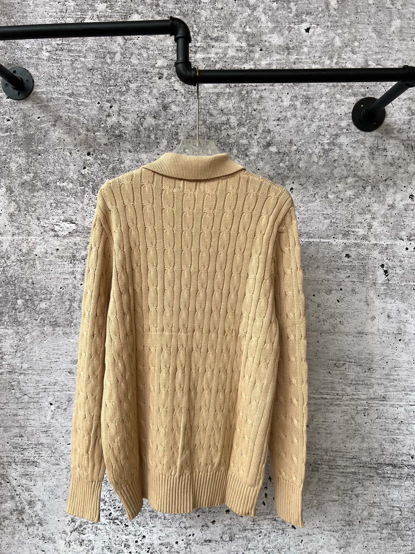 P240 Ralph Lauren fall lapel unisex polo sweater, made of the same pure cotton washed fabric as the original, all craftsmanship details restored to the original, buttoned lapel upper body with a lazy old money style